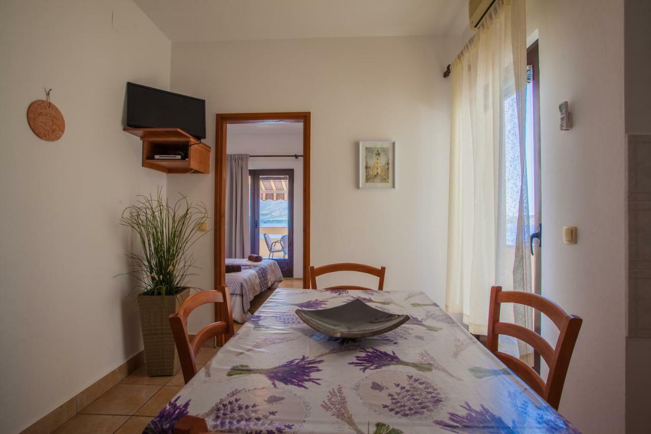 Apartmani Komesic Зубовичі Екстер'єр фото