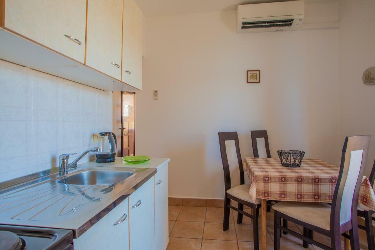 Apartmani Komesic Зубовичі Екстер'єр фото
