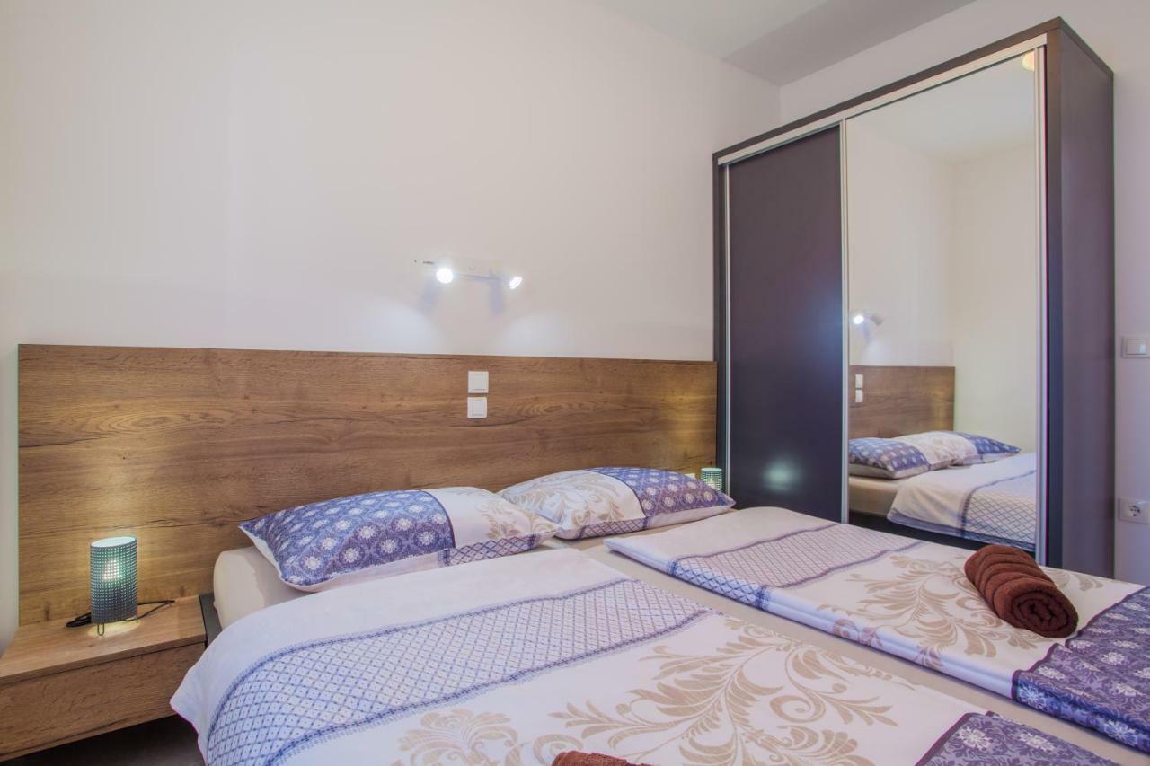 Apartmani Komesic Зубовичі Екстер'єр фото